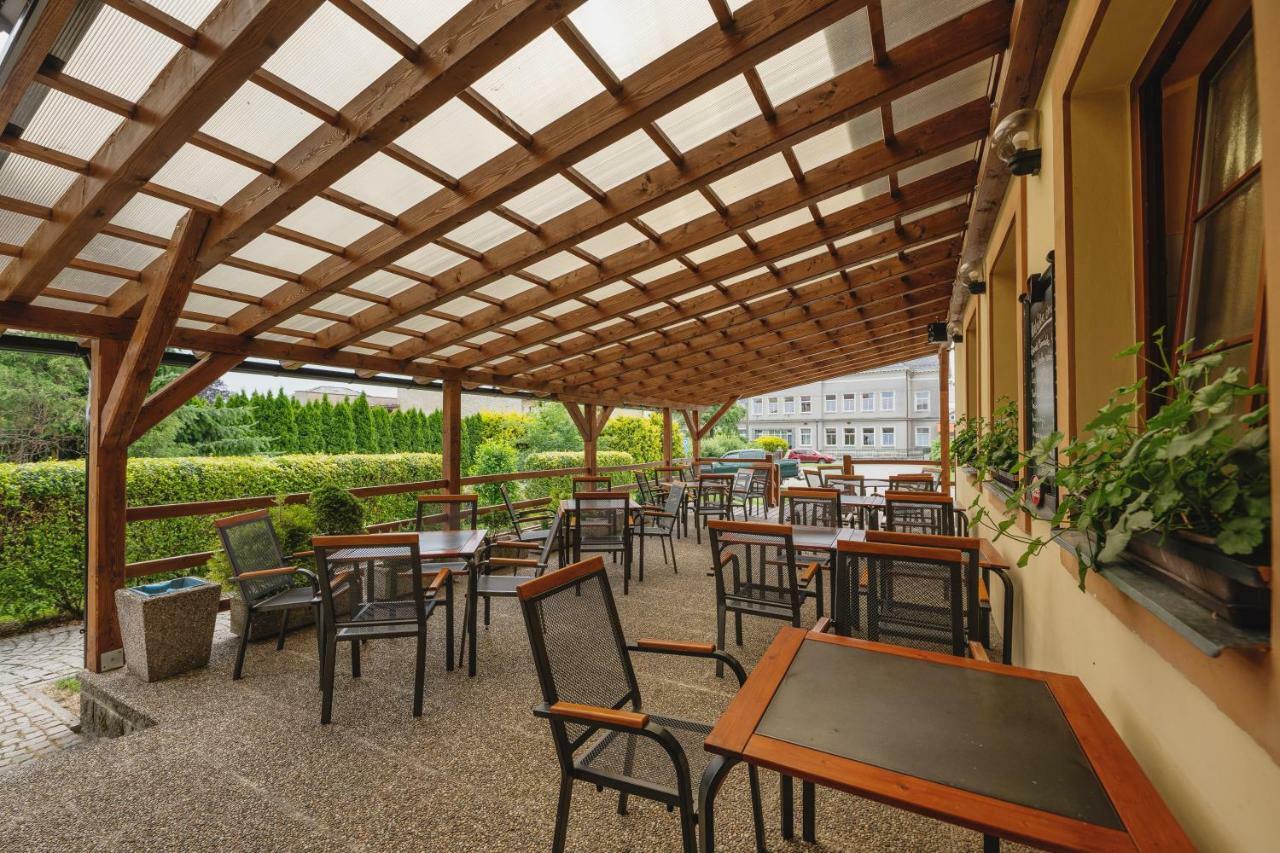 Hotel Taverna Javorník Екстериор снимка