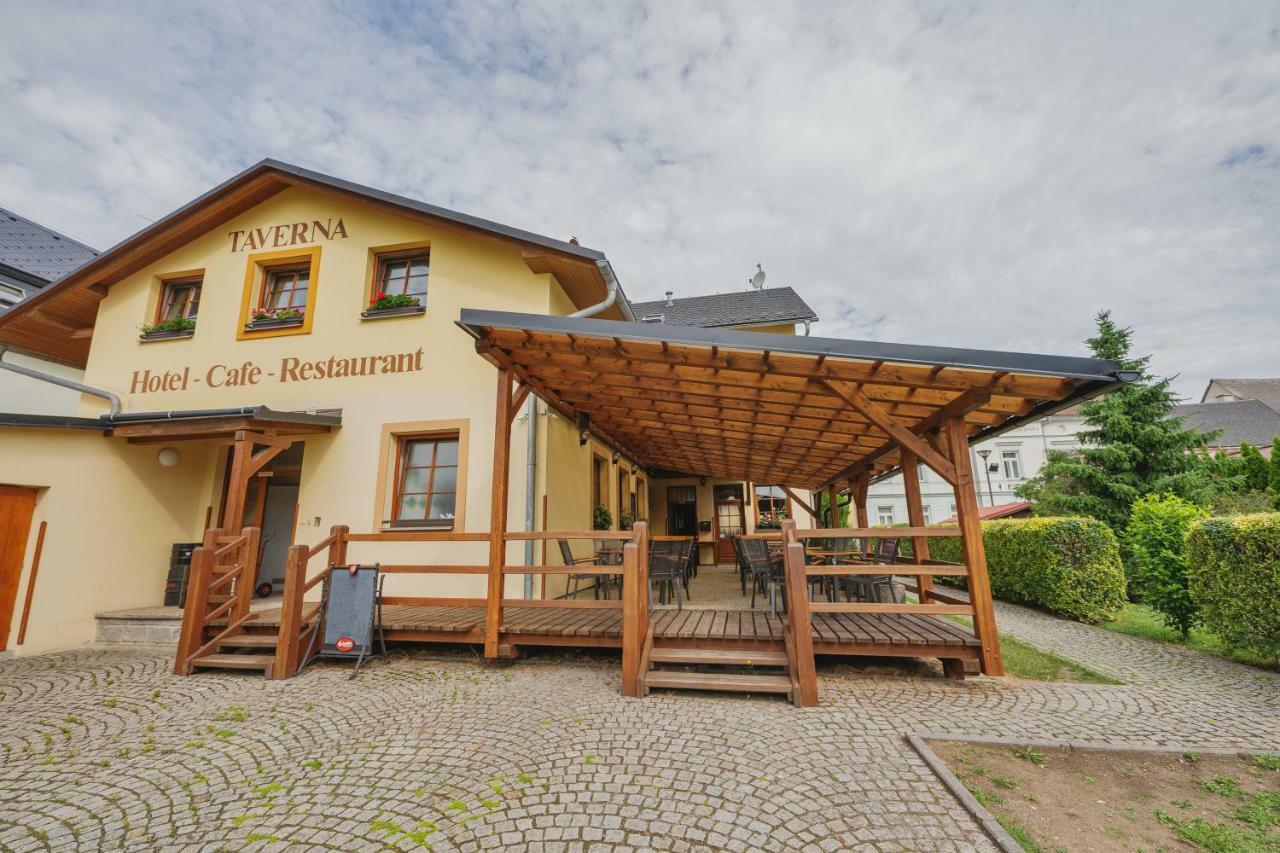 Hotel Taverna Javorník Екстериор снимка