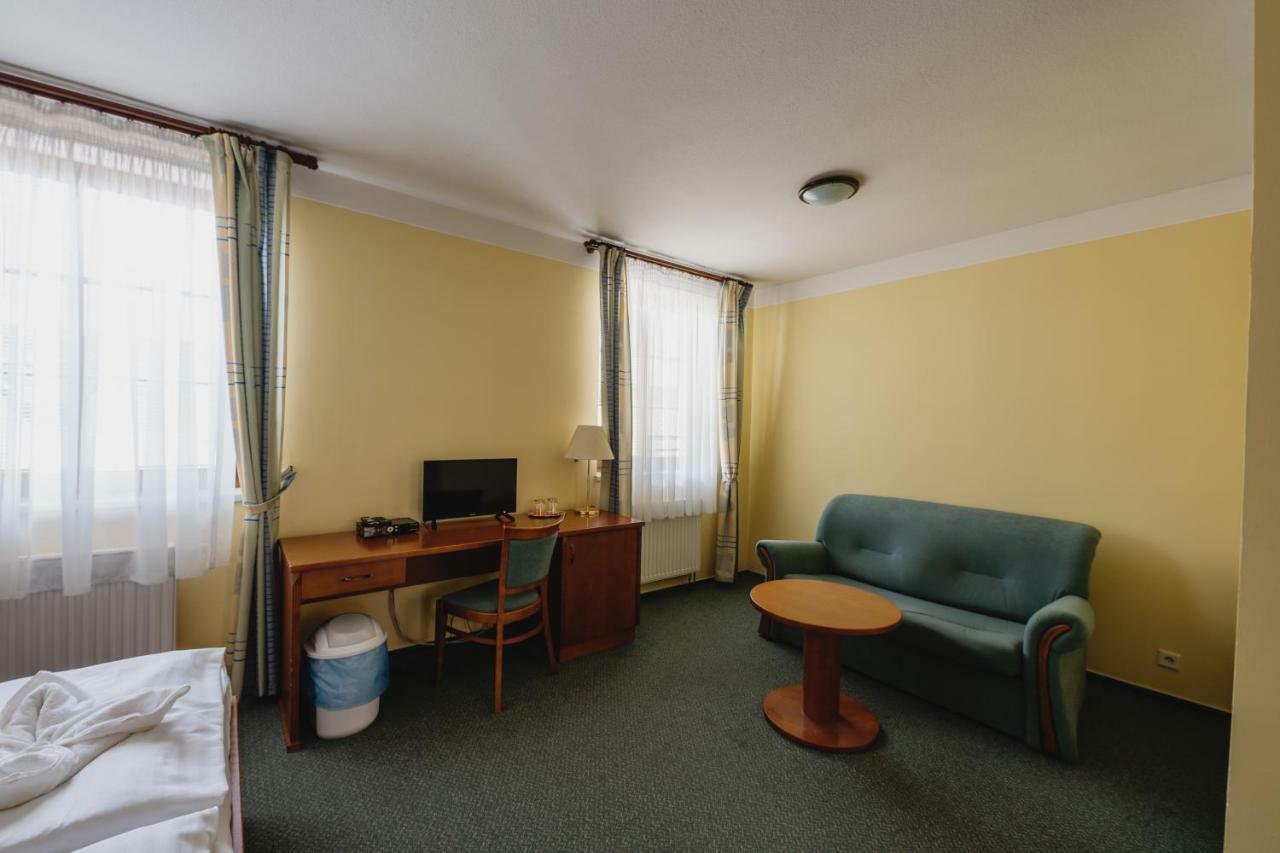 Hotel Taverna Javorník Екстериор снимка