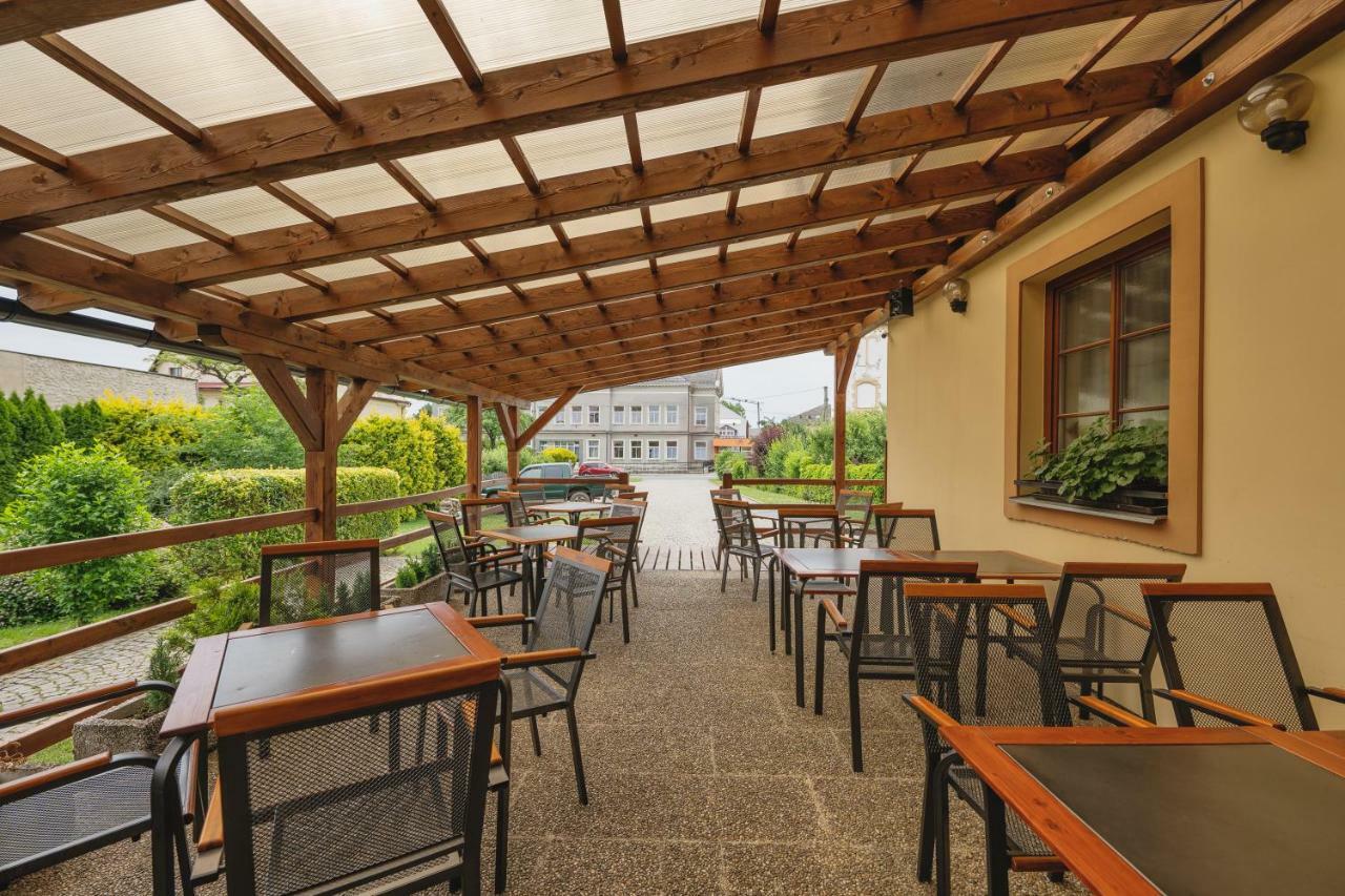 Hotel Taverna Javorník Екстериор снимка