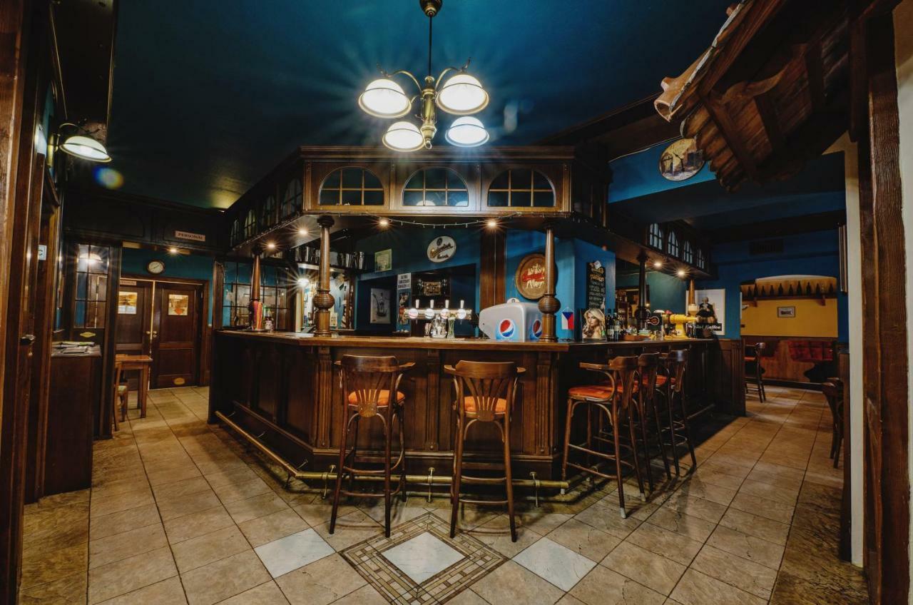 Hotel Taverna Javorník Екстериор снимка