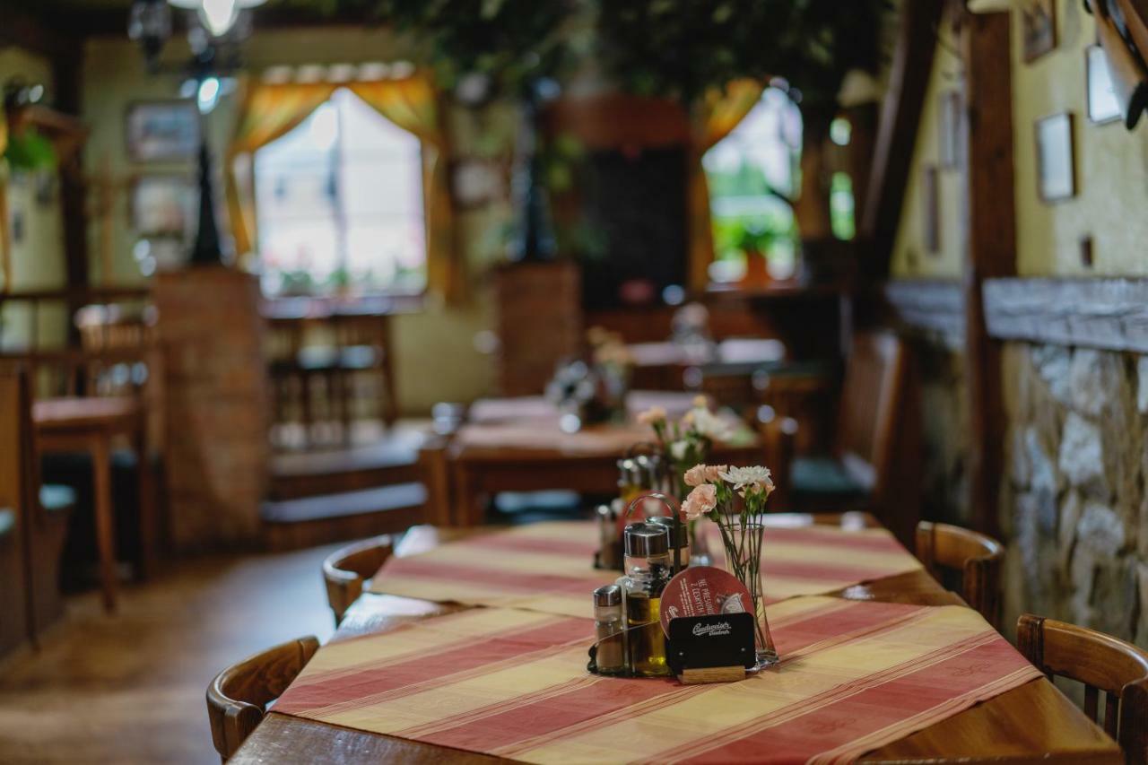 Hotel Taverna Javorník Екстериор снимка