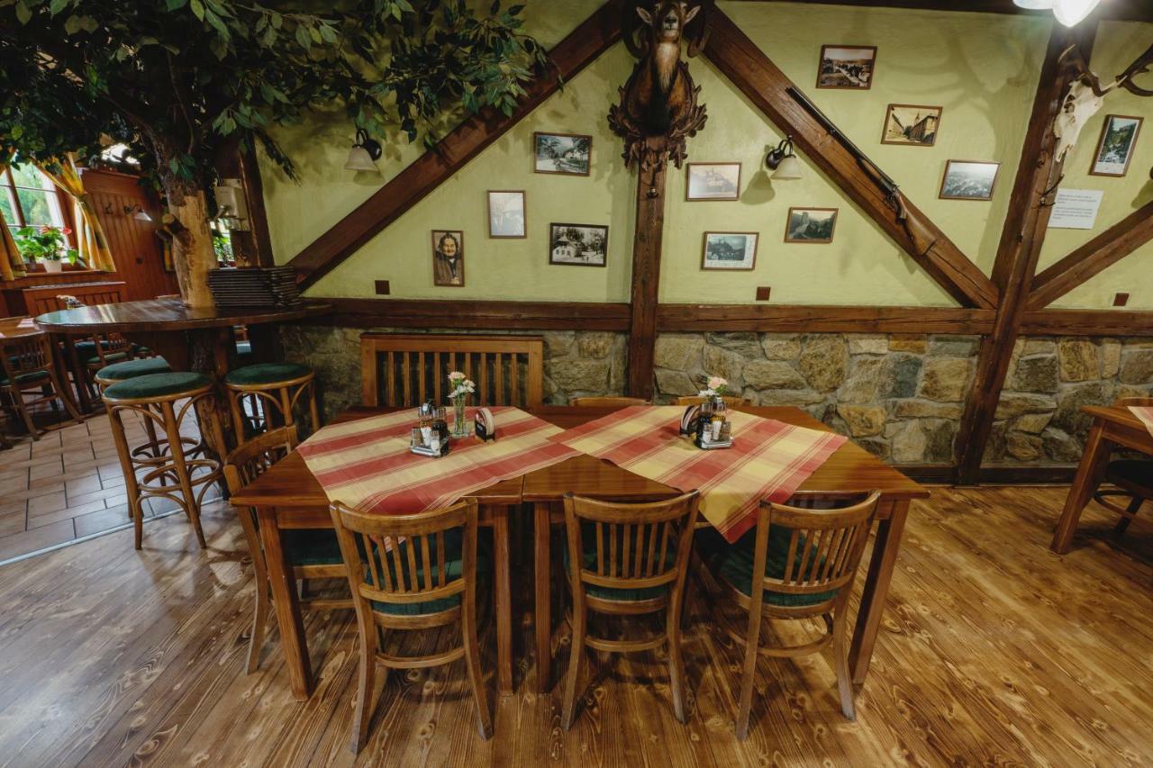Hotel Taverna Javorník Екстериор снимка