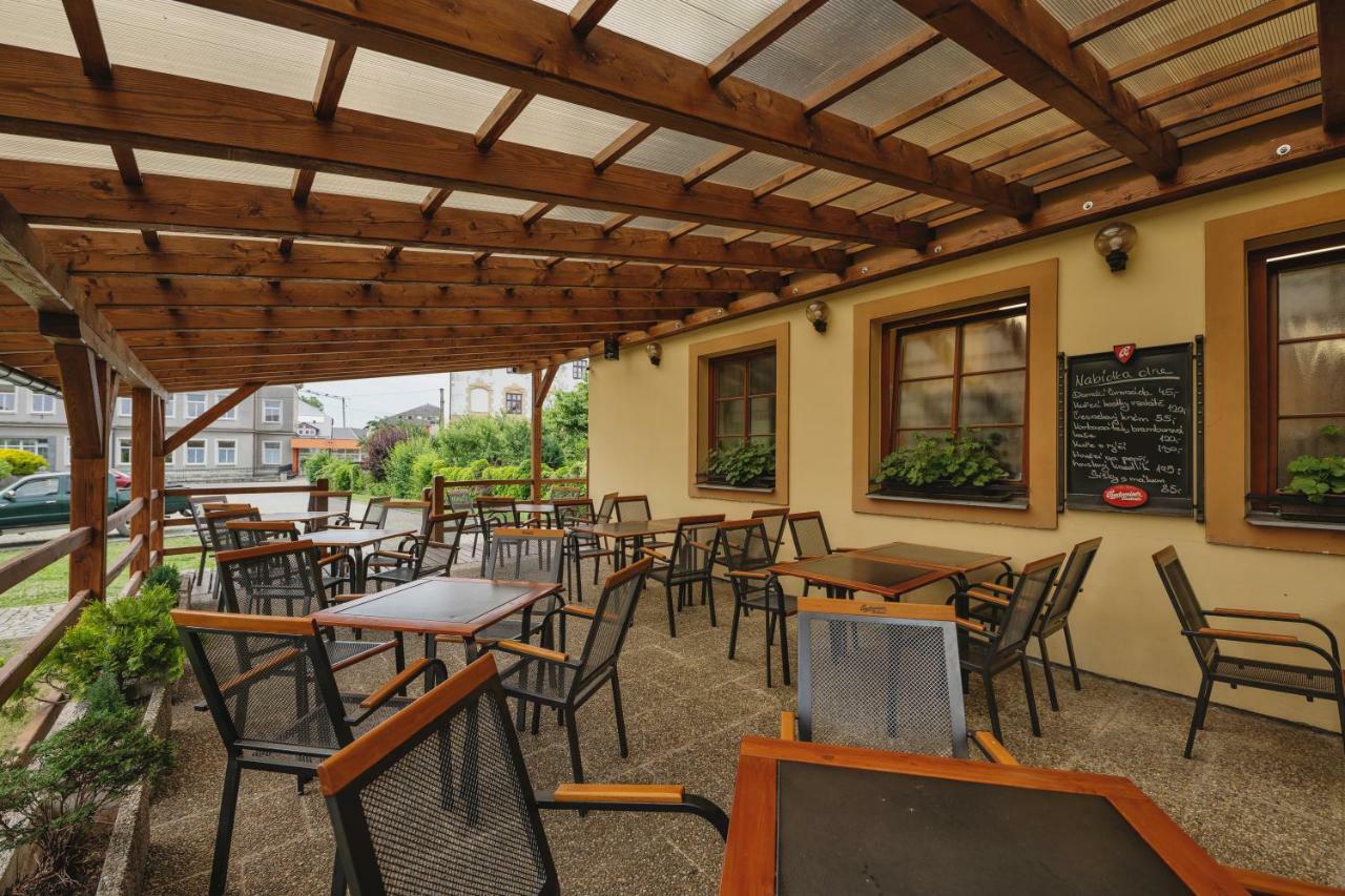 Hotel Taverna Javorník Екстериор снимка