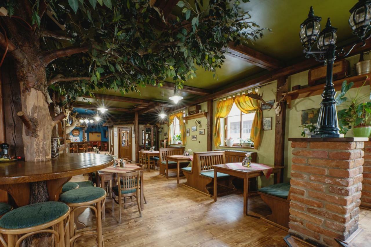 Hotel Taverna Javorník Екстериор снимка