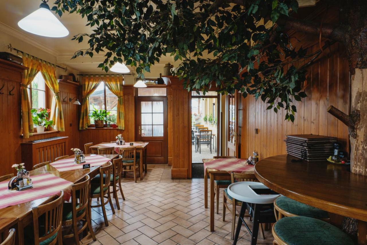 Hotel Taverna Javorník Екстериор снимка