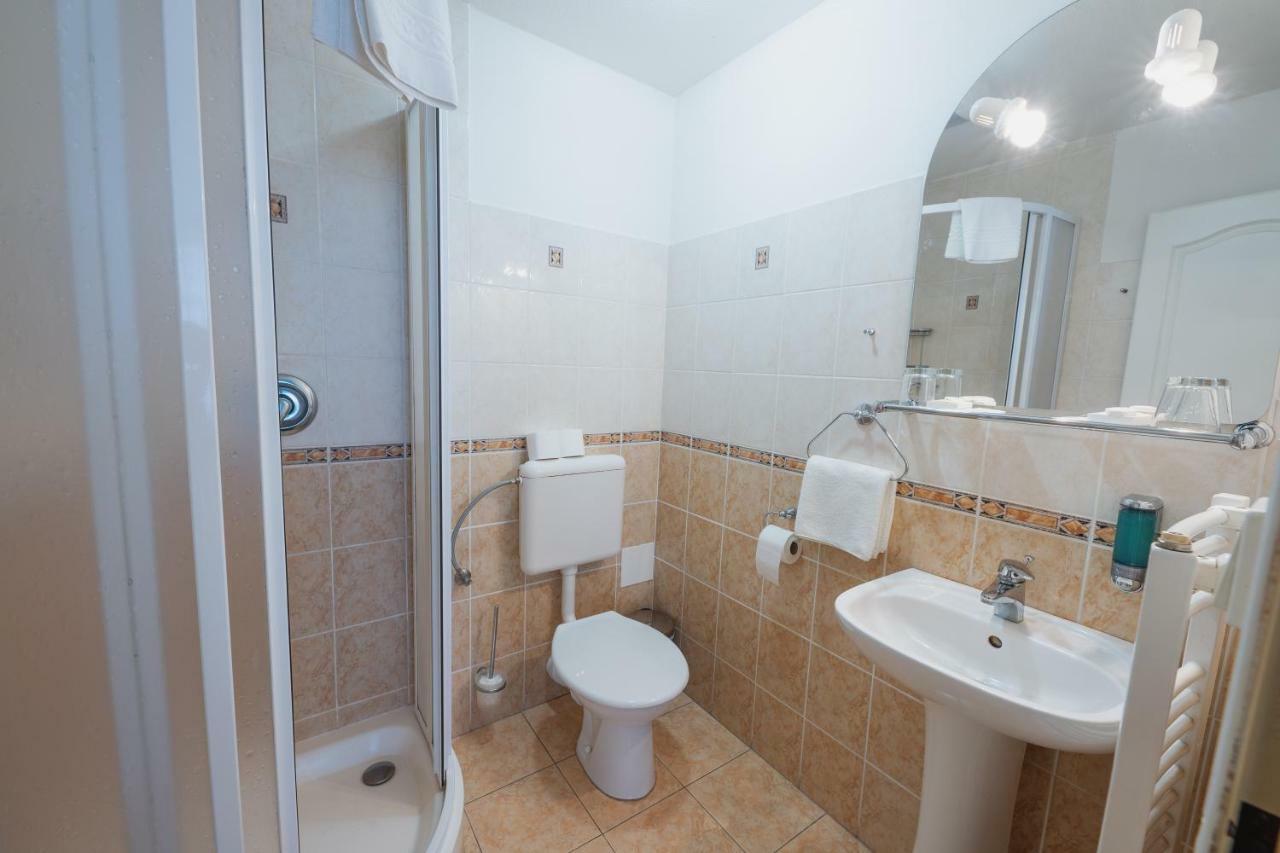 Hotel Taverna Javorník Екстериор снимка