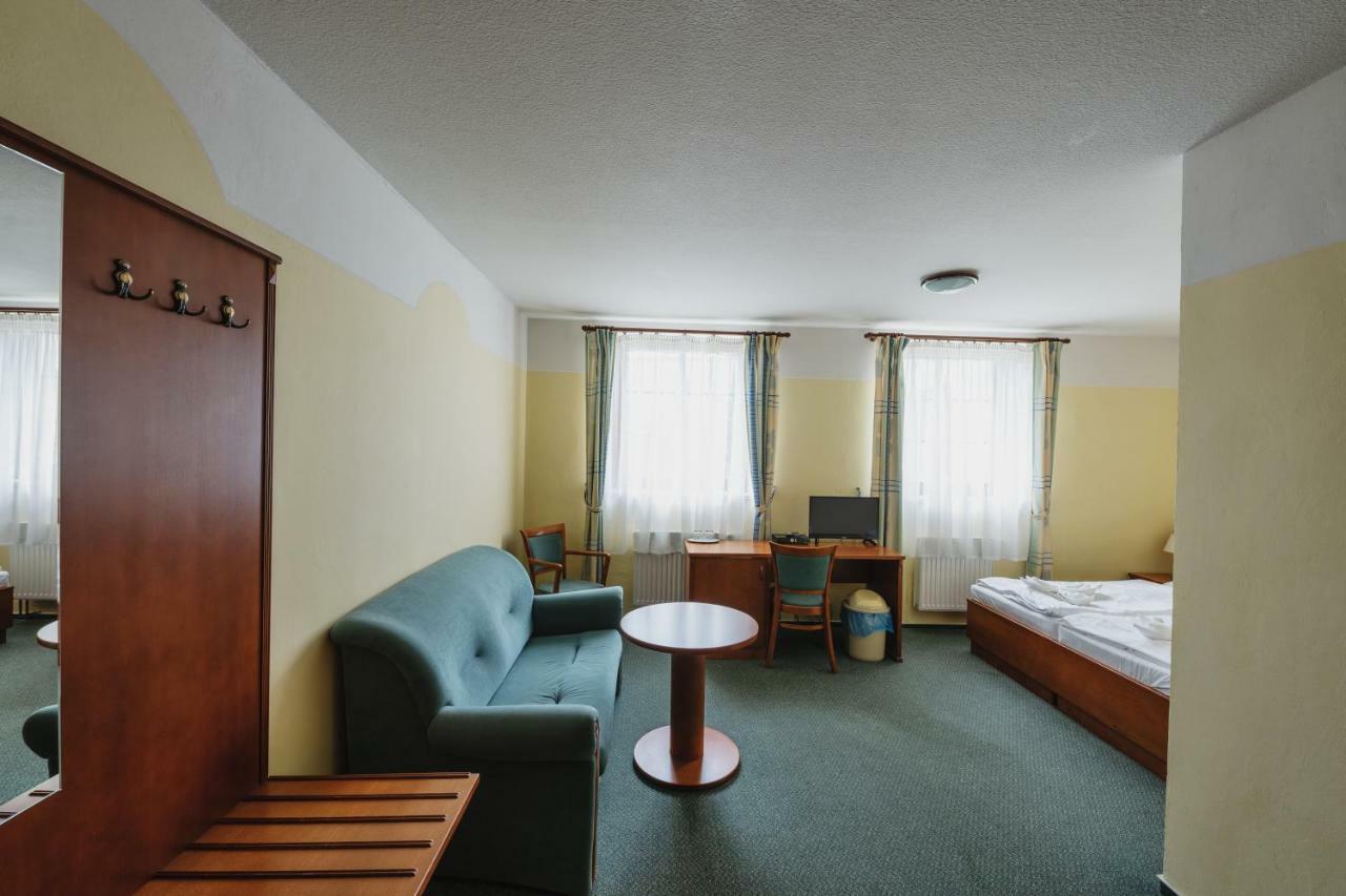 Hotel Taverna Javorník Екстериор снимка